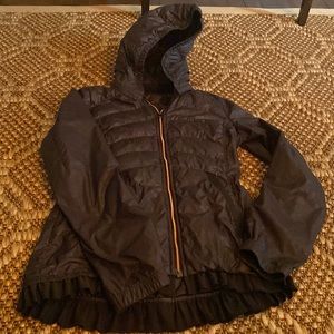 Lululemon ladies down poly jacket.